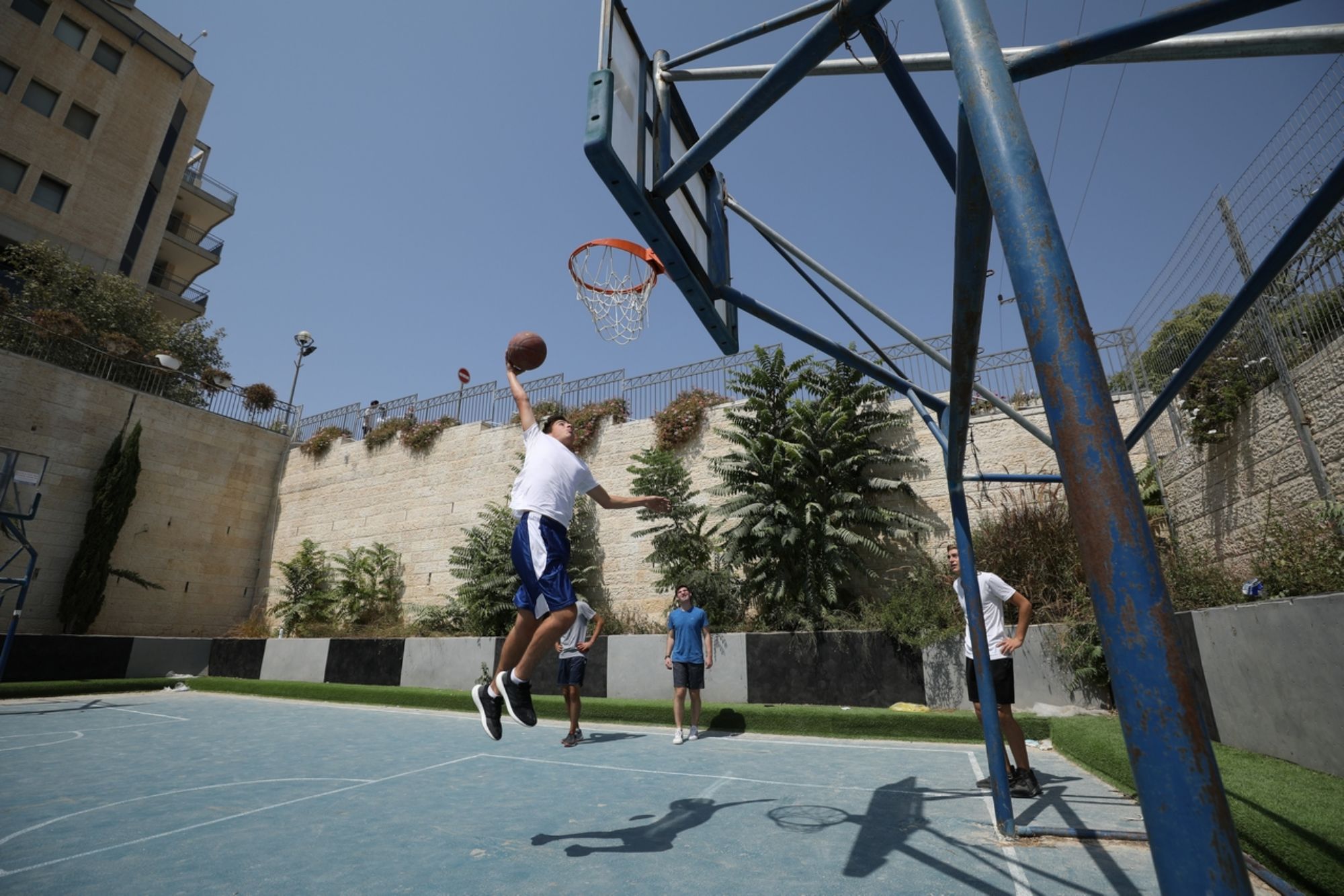 Yeshivat Eretz HaTzvi