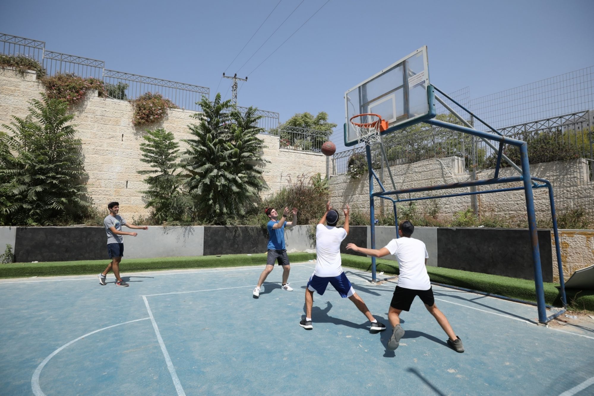 Yeshivat Eretz HaTzvi