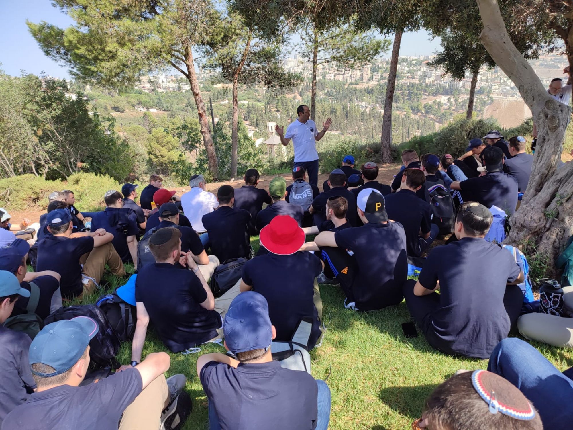 Yeshivat Eretz HaTzvi