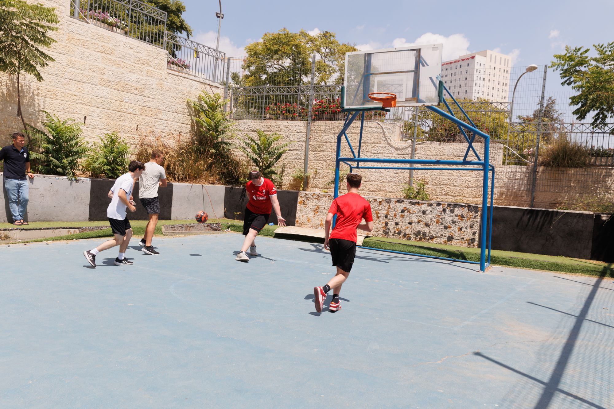 Yeshivat Eretz HaTzvi